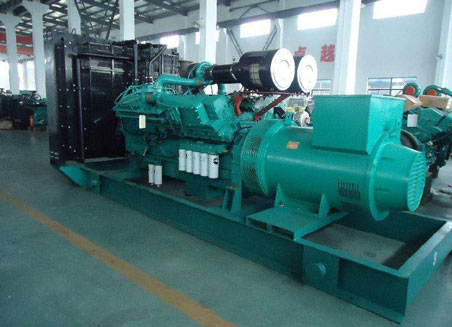 让胡路800kw康明斯柴油发电机组